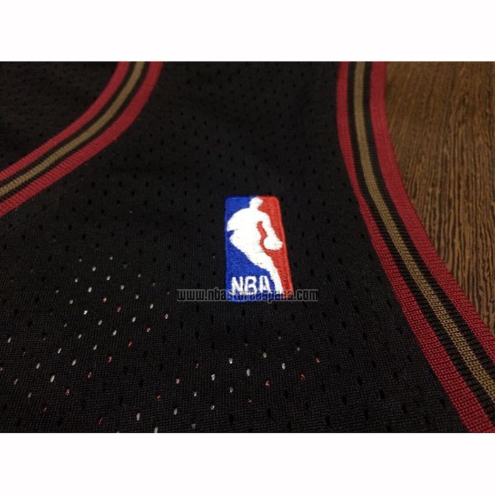 Camiseta Philadelphia 76ers Allen Iverson NO 3 Mitchell & Ness 1997-98 Negro
